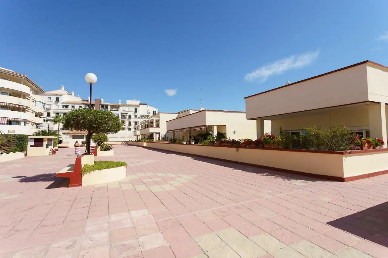 Spacious Beachfront Flat With Sea Views And Private Indoor Parking Benalmadena Apartment